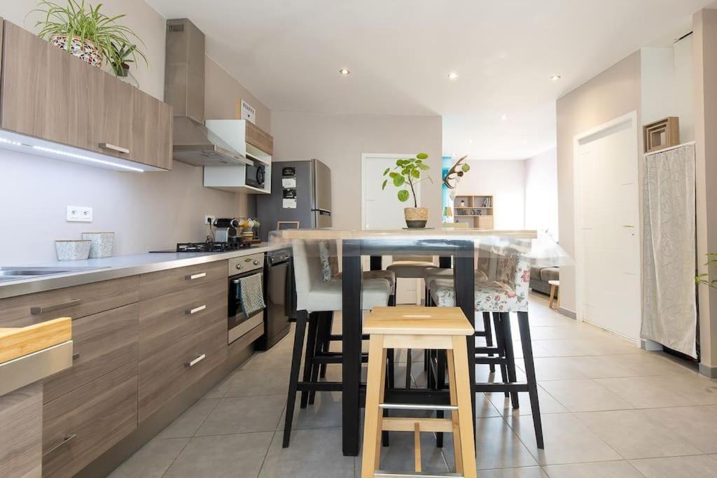 Charmant Logement De Qualite - Centre Ville De 미요 외부 사진
